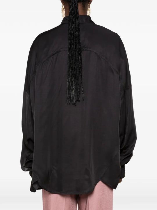 Black shirt, full body view