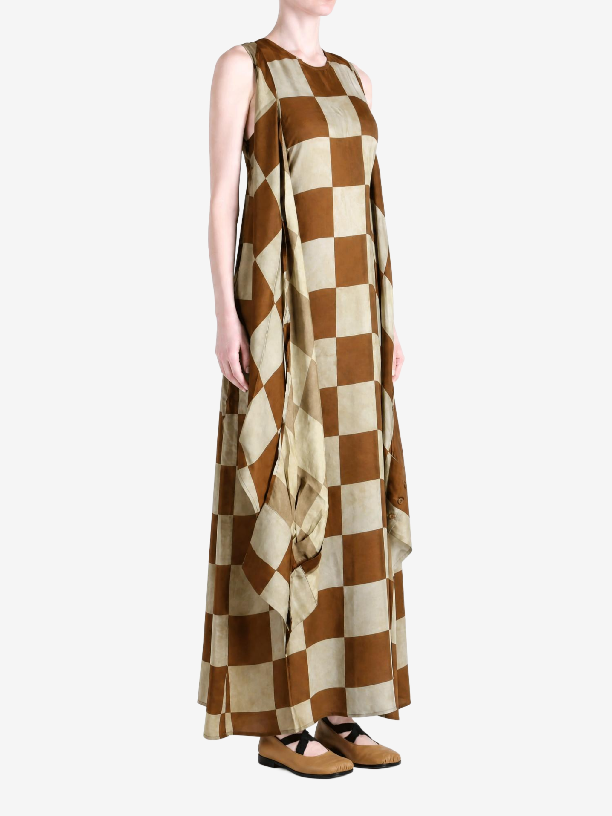 Brown dress, front view