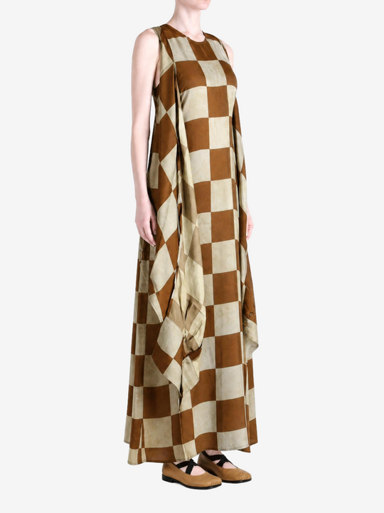 Brown dress, front view