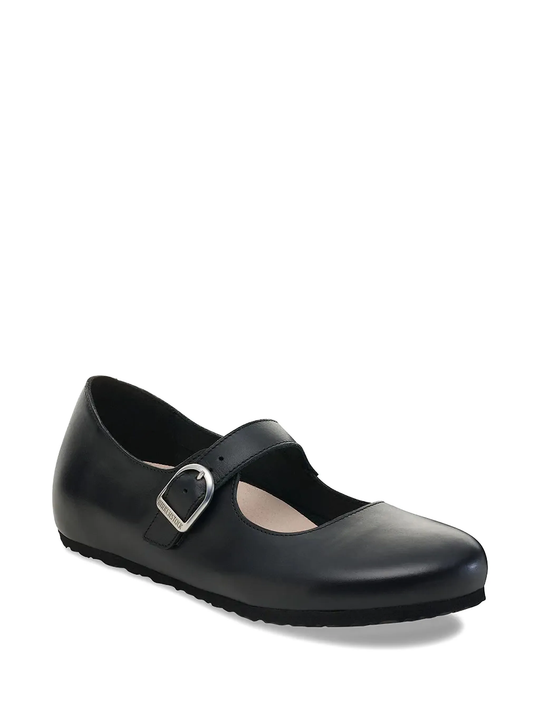 Black shoes, front view
