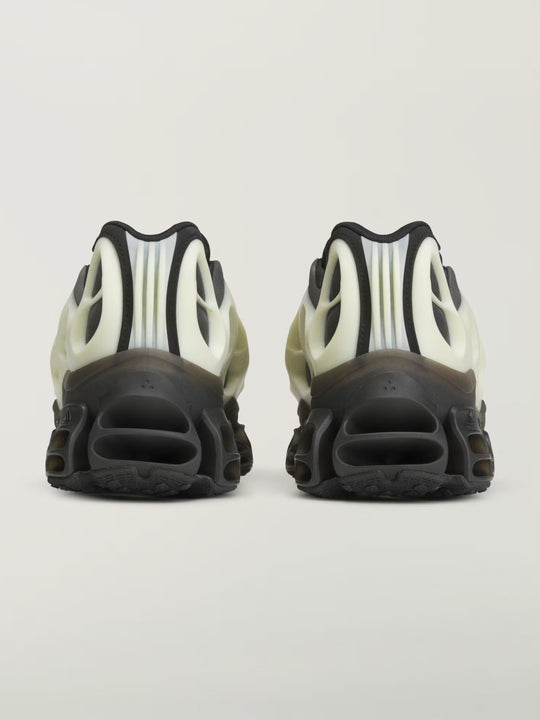Black shoes, back view