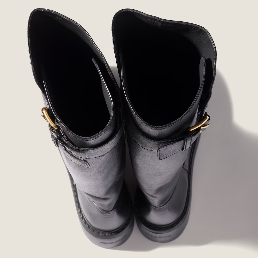 Black boots, front view