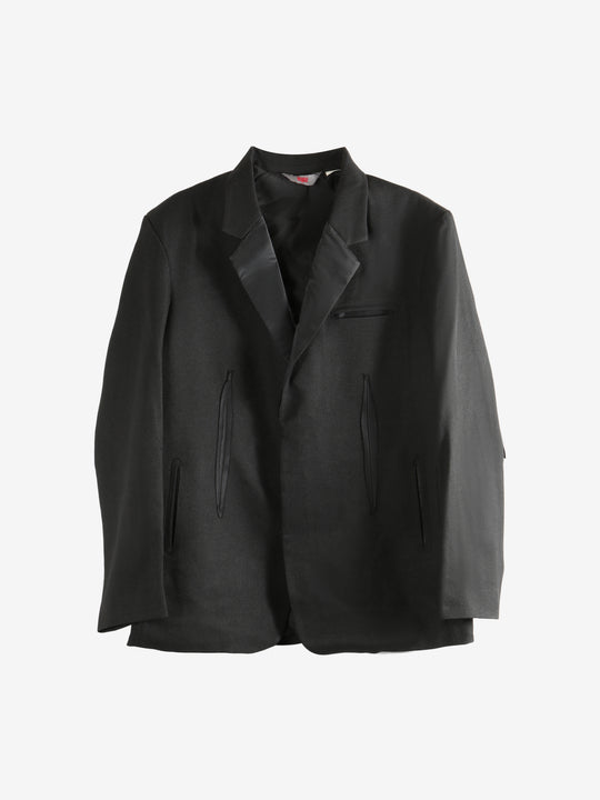 Black blazer,front view