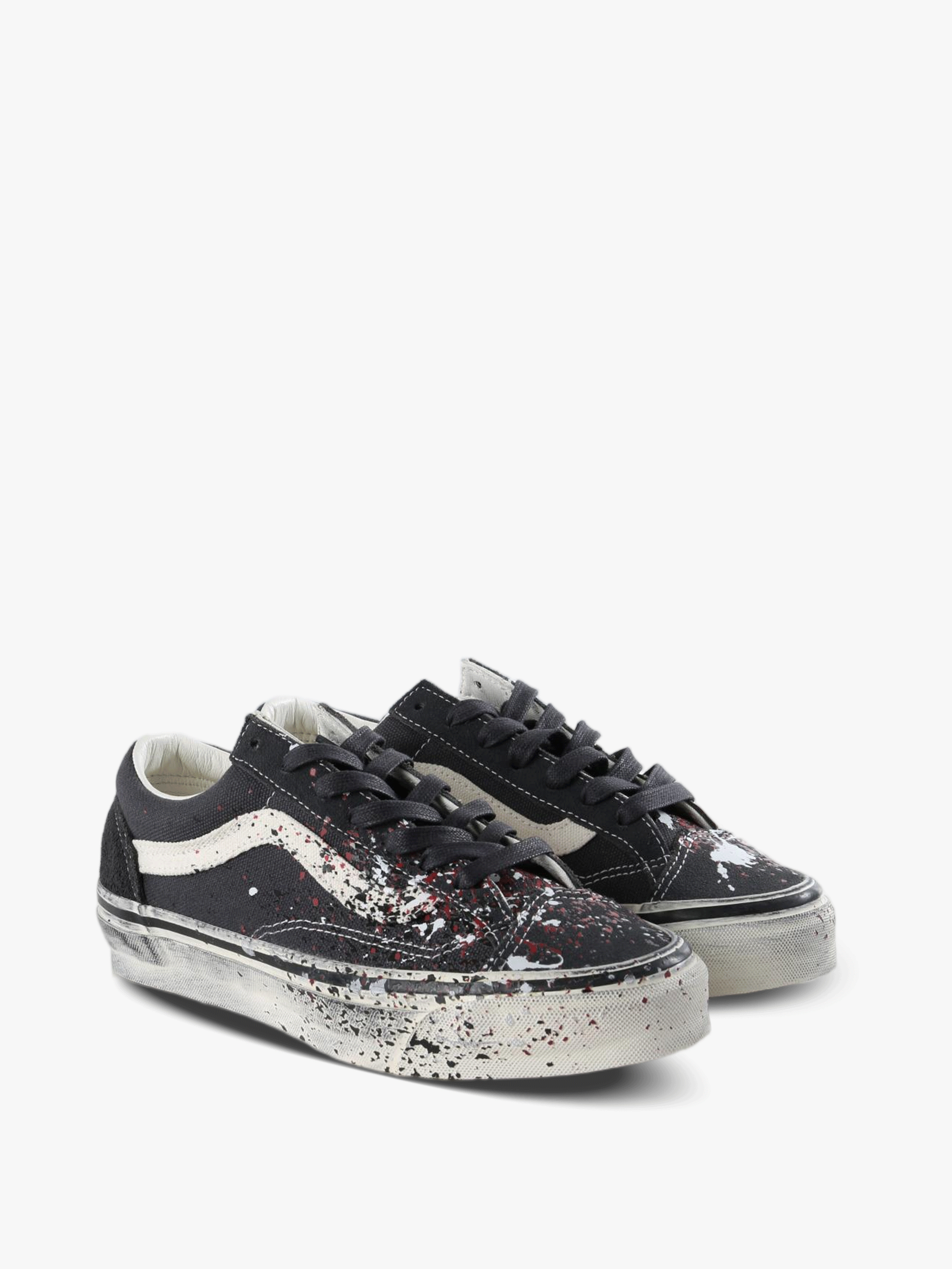 Black shoes, front view