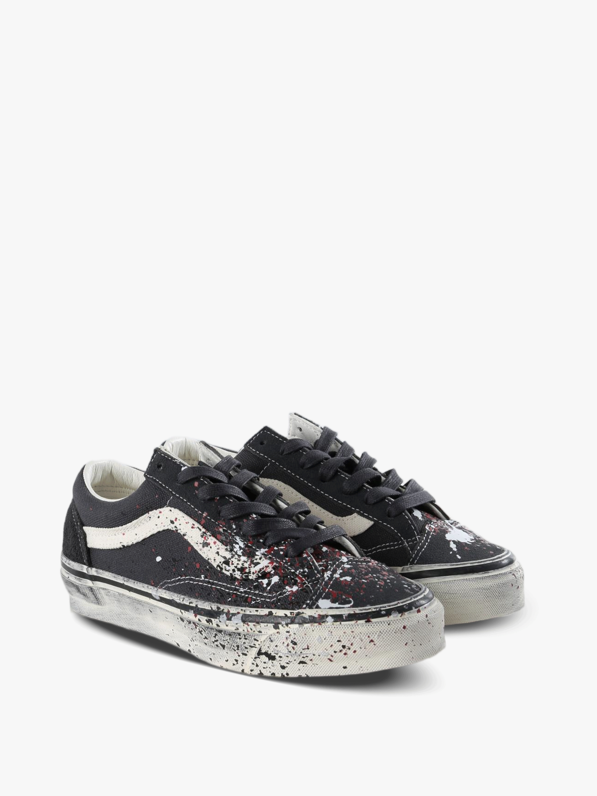 Black shoes, front view