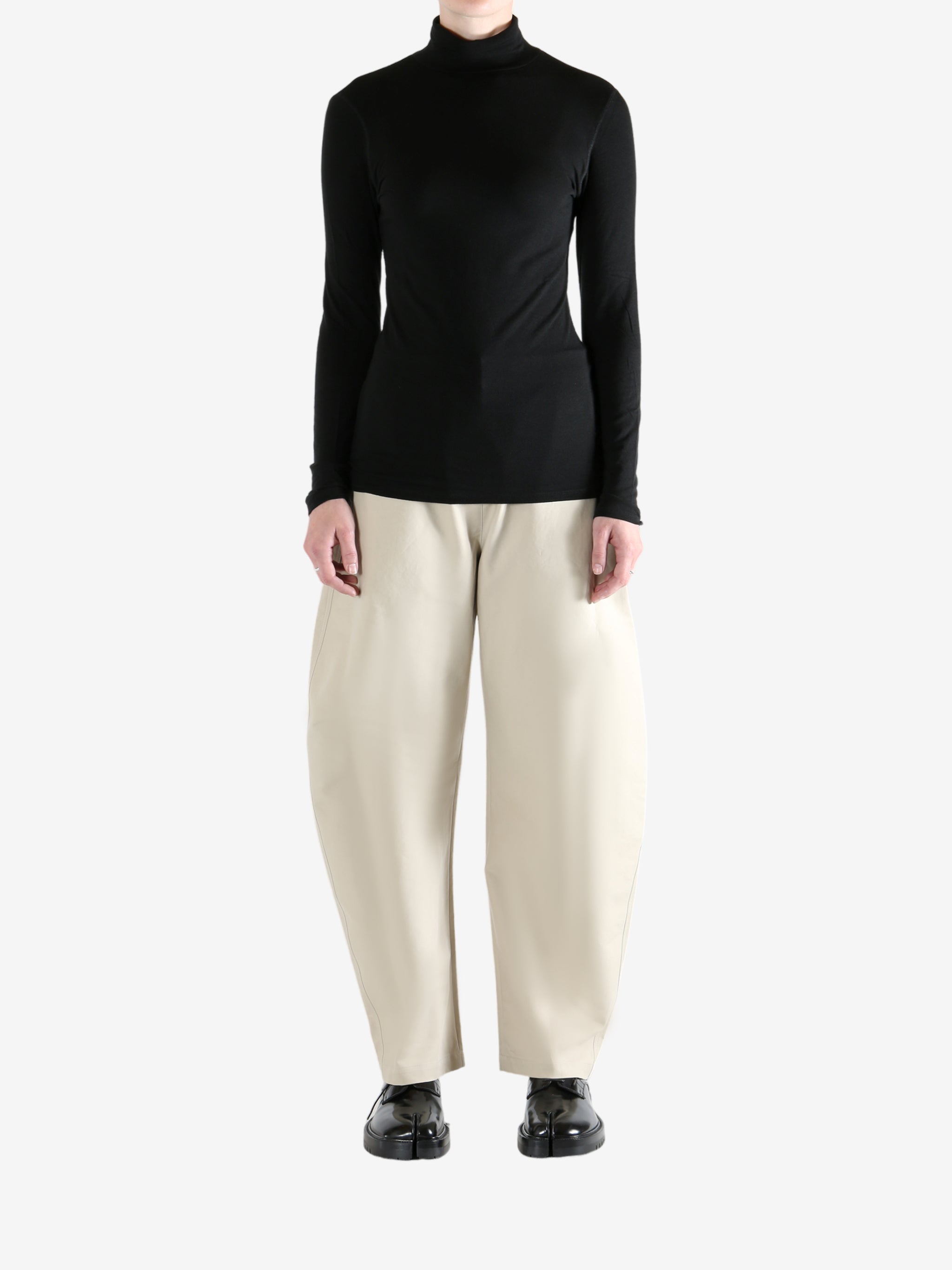 Black t-shirt, full body view