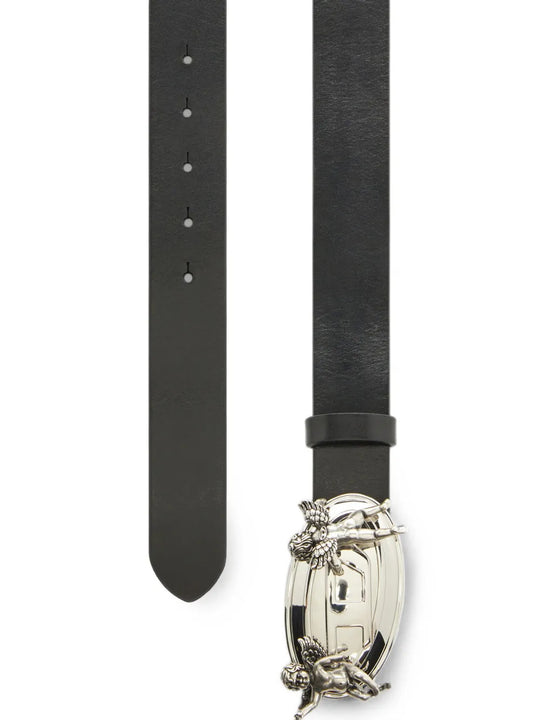 Black accessories, front view