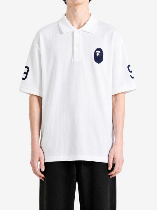 White t-shirt, full body view