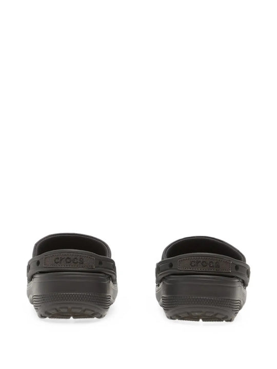 Black sandals, back view