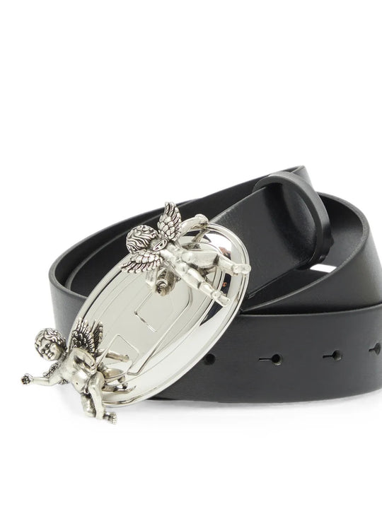 Black accessories, front view