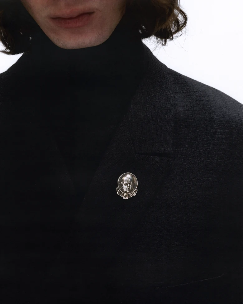 Grey accessories, front view
