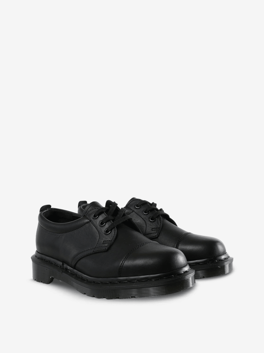 Black shoes, front view