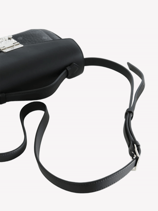 Black bag, front view