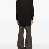 Black t-shirt, full body view