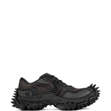 black sneakers,front view