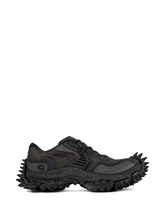 black sneakers,front view