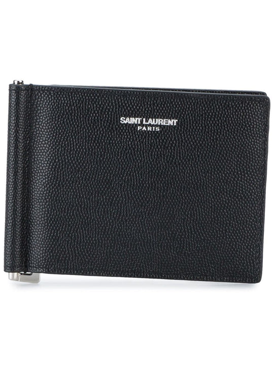 Black accessories, front view