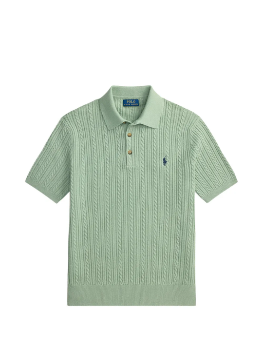 Green shirt, front view