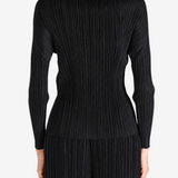 Black shirt, full body view