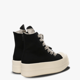 black sneakers,back view