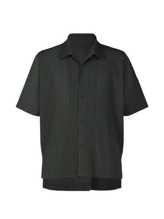 Green shirt, front view