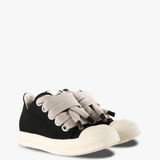 Black shoes, front view