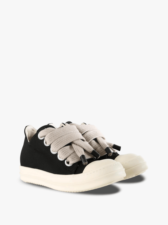 Black shoes, front view