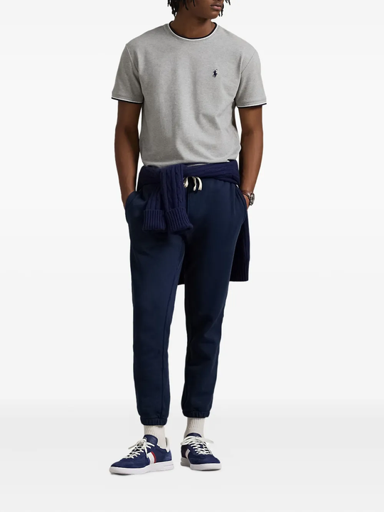 Grey T-shirt, full body view