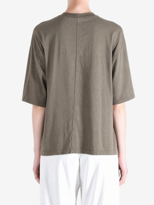 Grey t-shirt, full body view