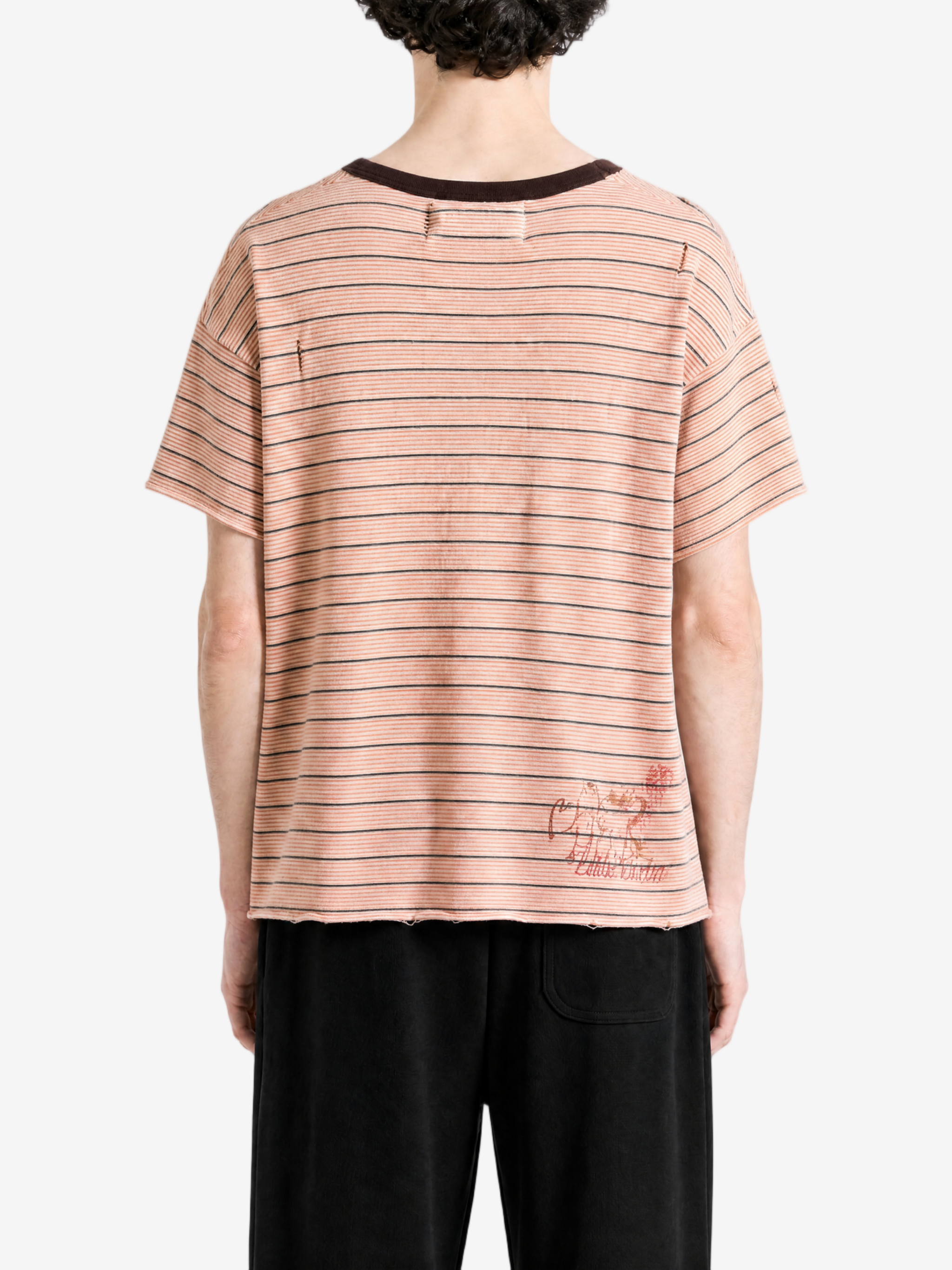 Pink t-shirt, full body view