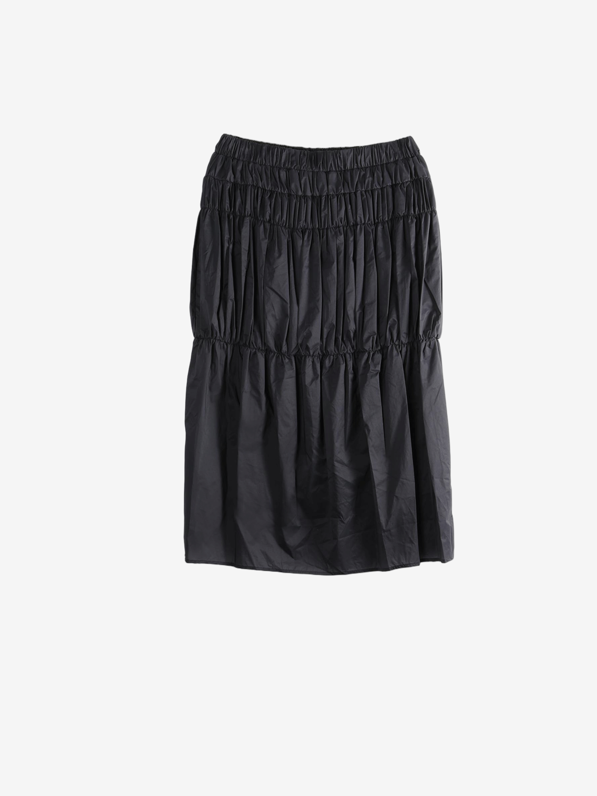 Black skirt, front view