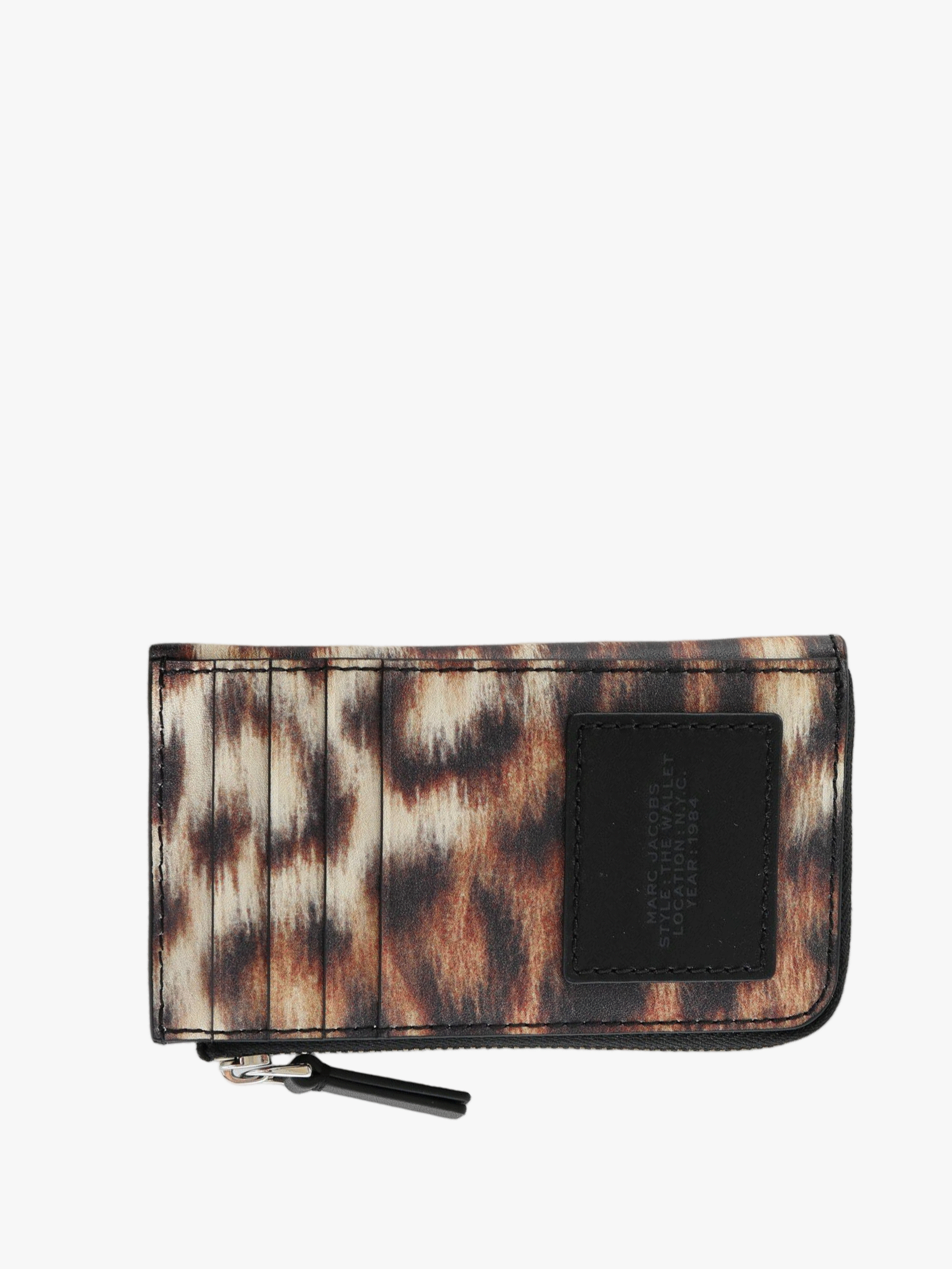Brown accessories, front view