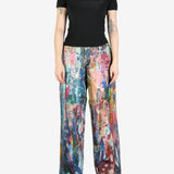 Black T-shirt, full body view