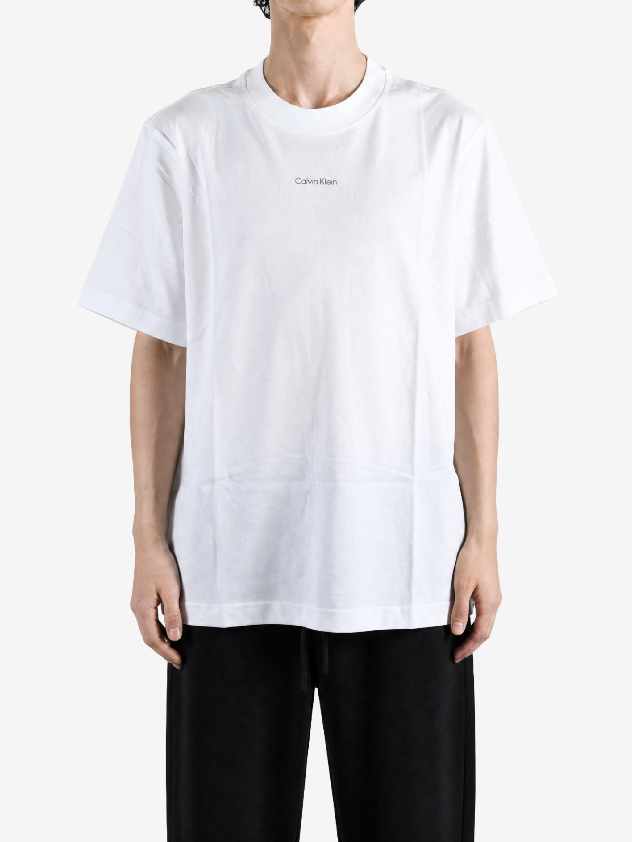 White t-shirt, full body view