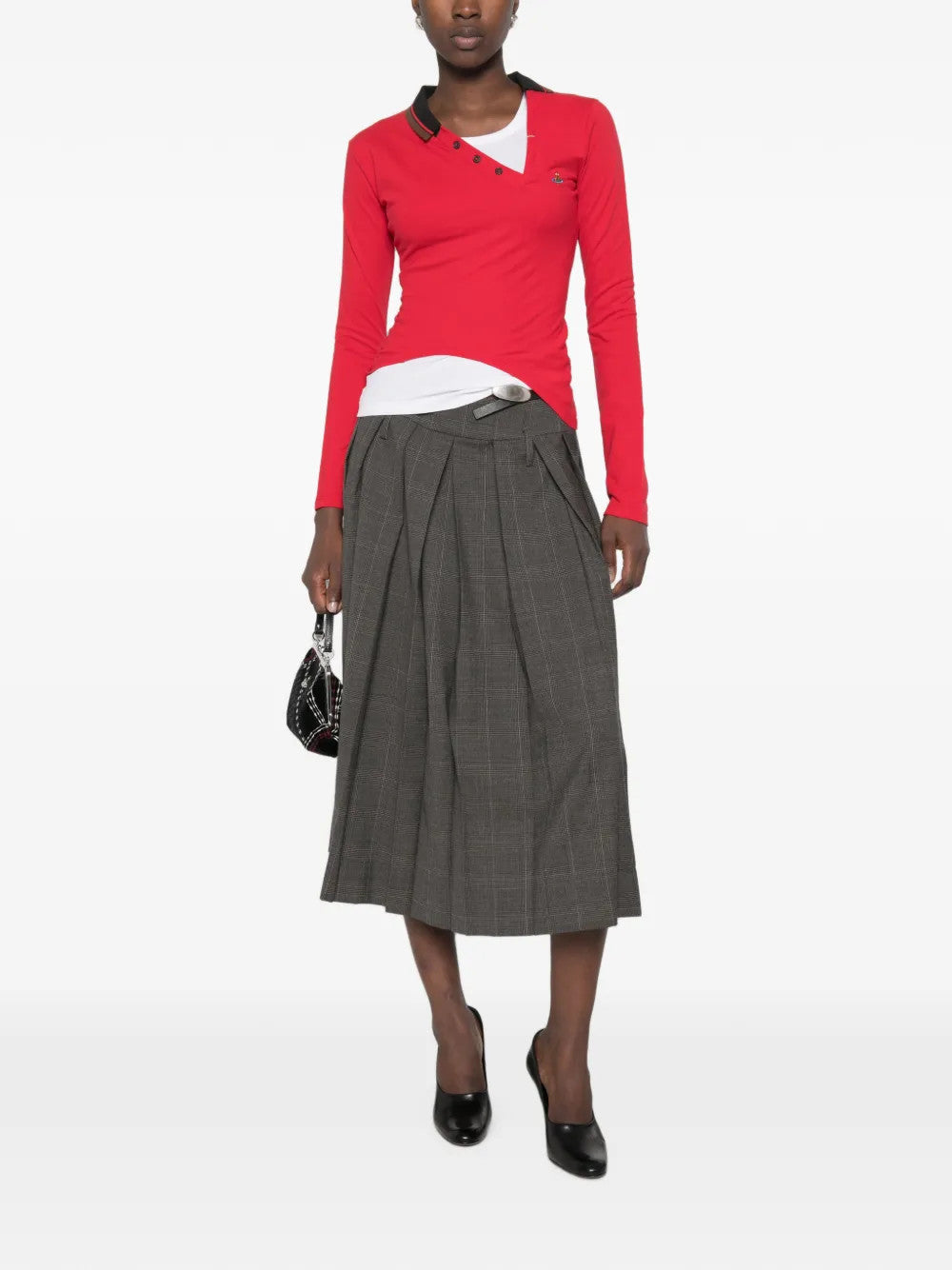 Red shirt, full body view
