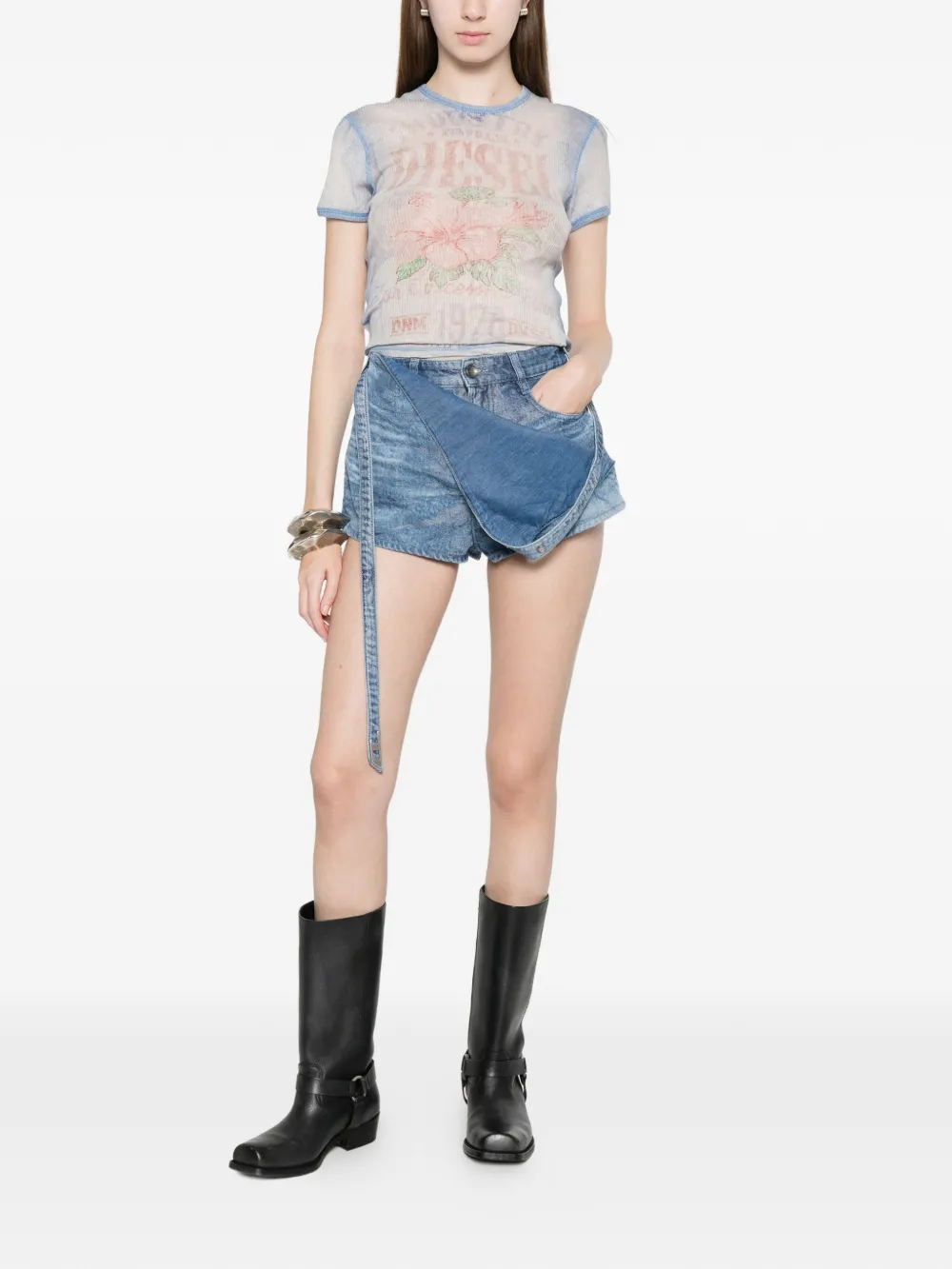 blue T-shirt, full body view