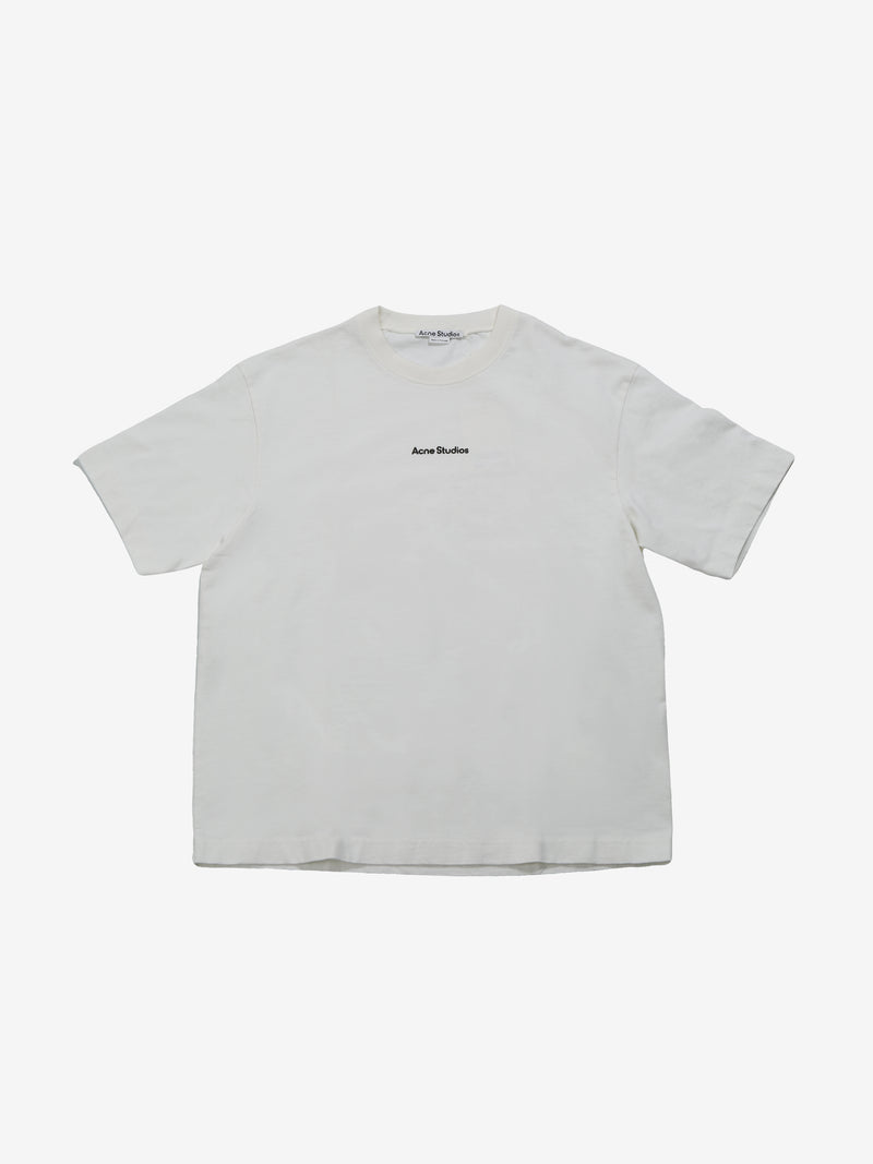 White shirt, front view