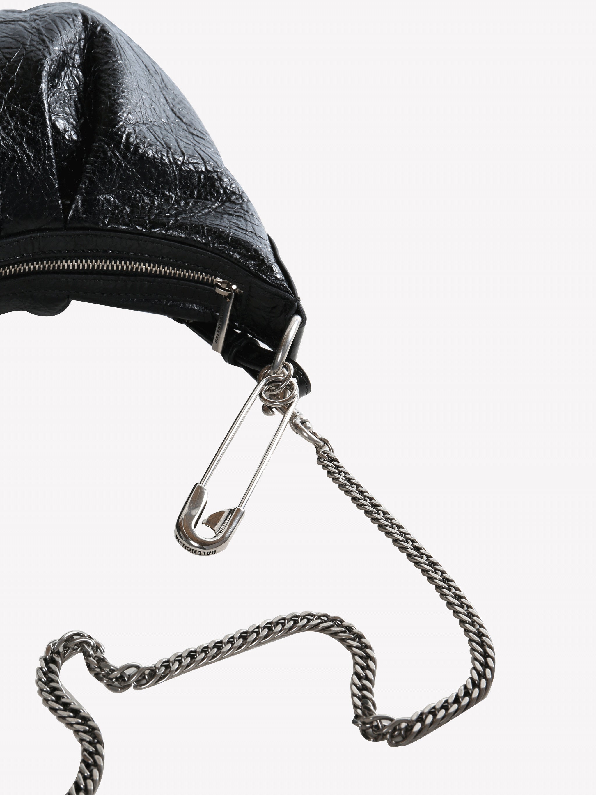 Close up of balck bag, showing the chain's detail