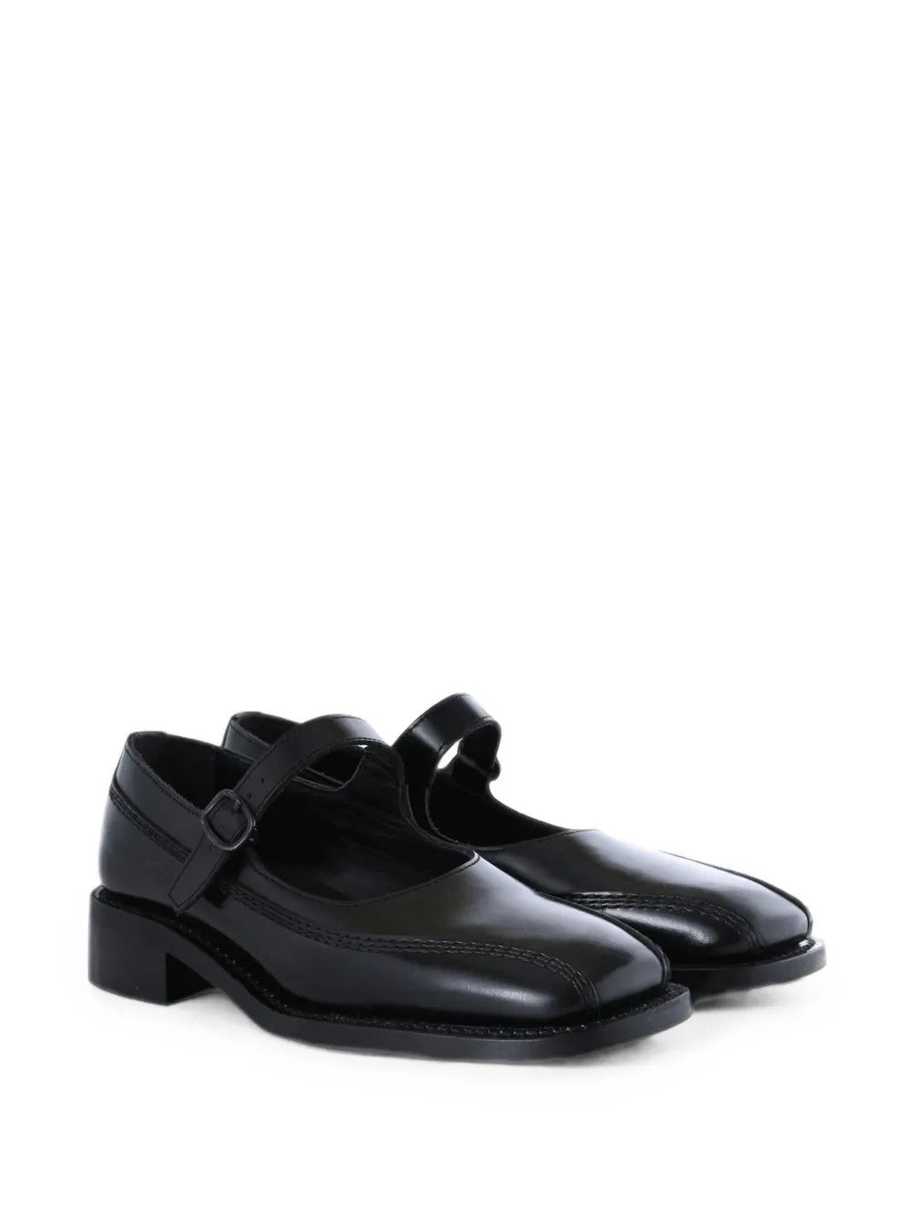 Black shoes, front view