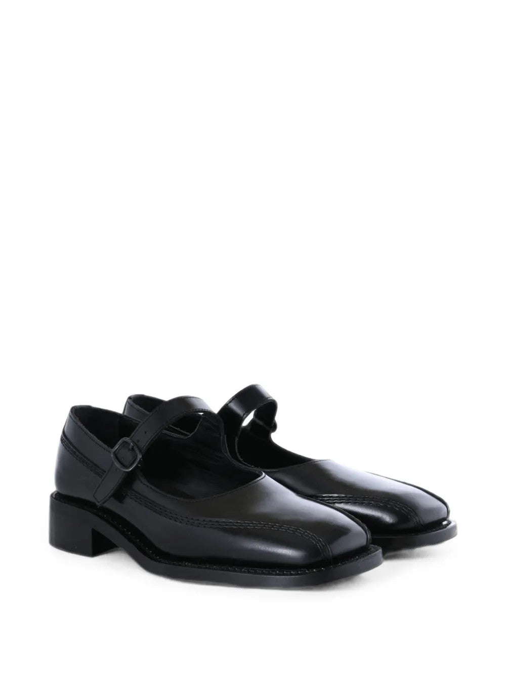 Black shoes, front view