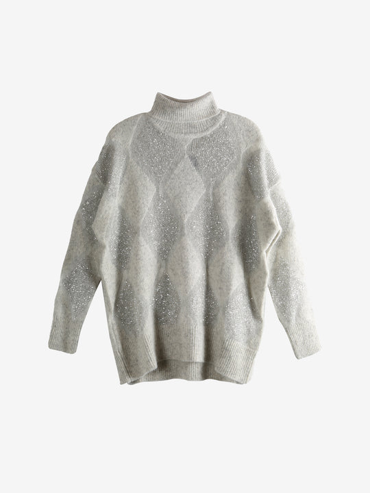 Gray sweater,front view