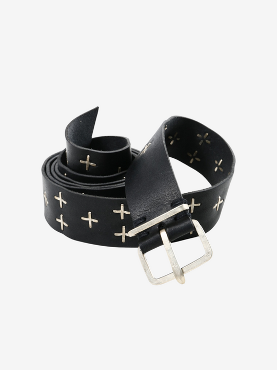 Black accessories, front view