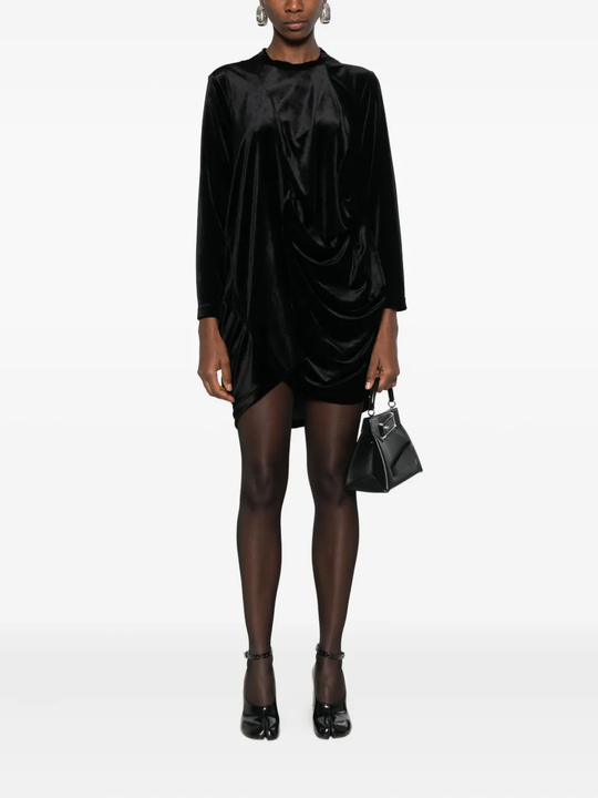 Black shirt,full body view