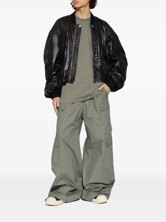 green t-shirts, full body view