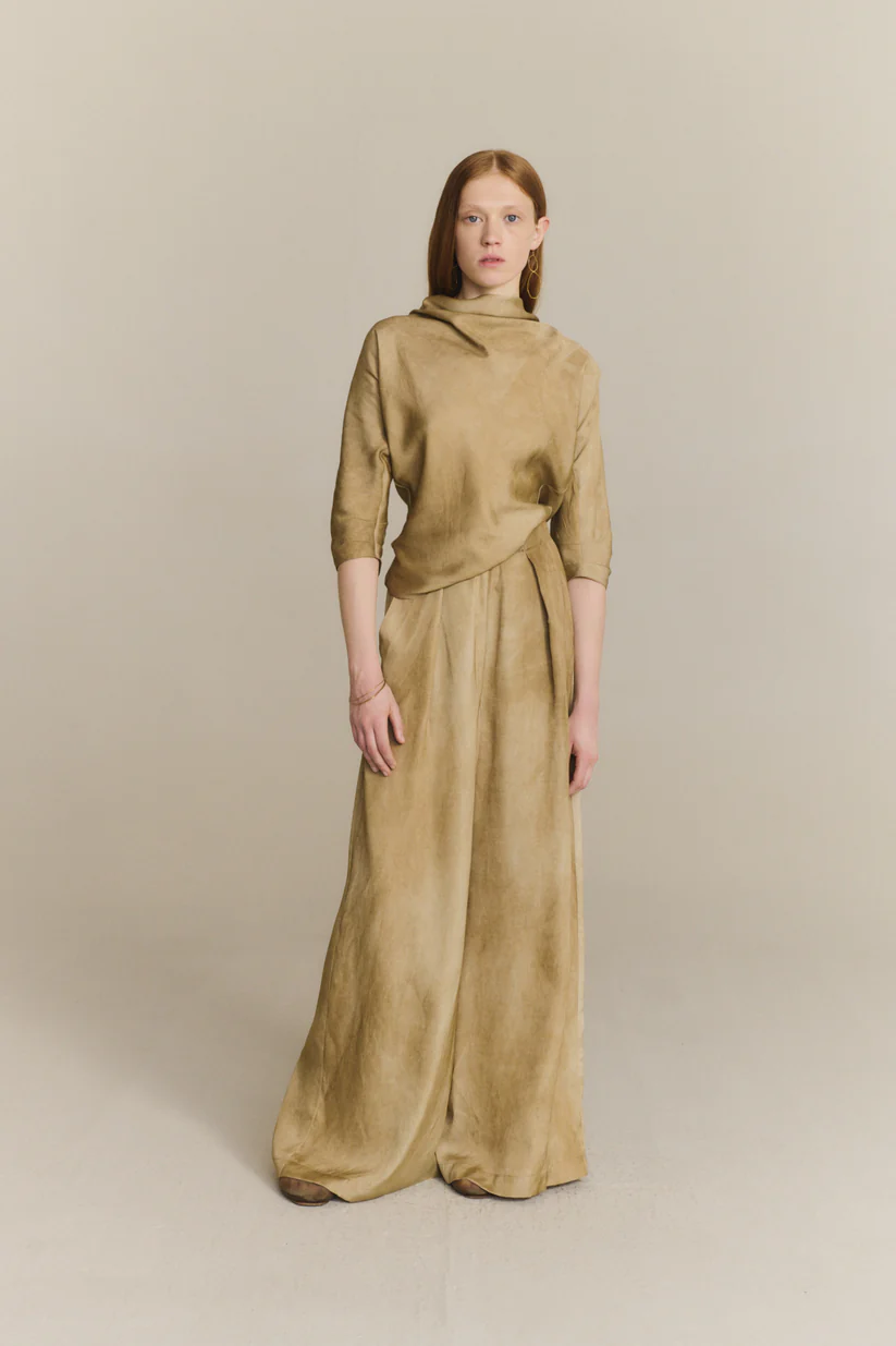 Tan pants,full body view