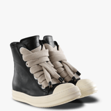 Black shoes, front view