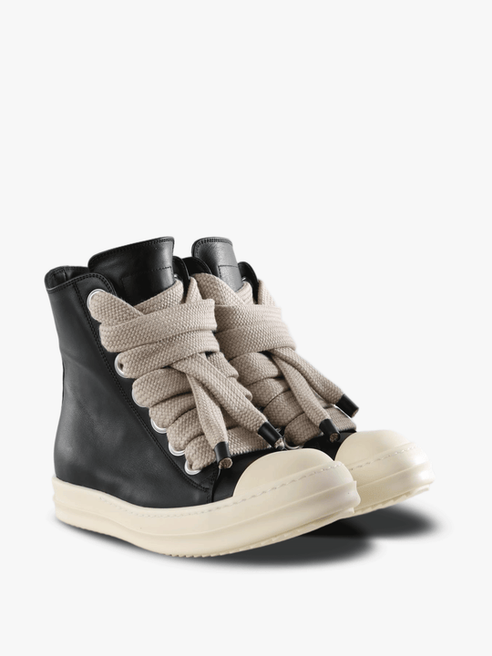 Black shoes, front view