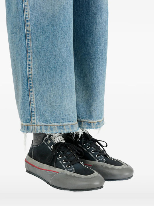Black shoes, front view
