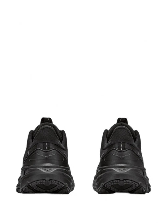 Black shoes, back view
