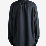Black shirt, full body view